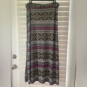 LDLA Printed Maxi Skirt Size Medium